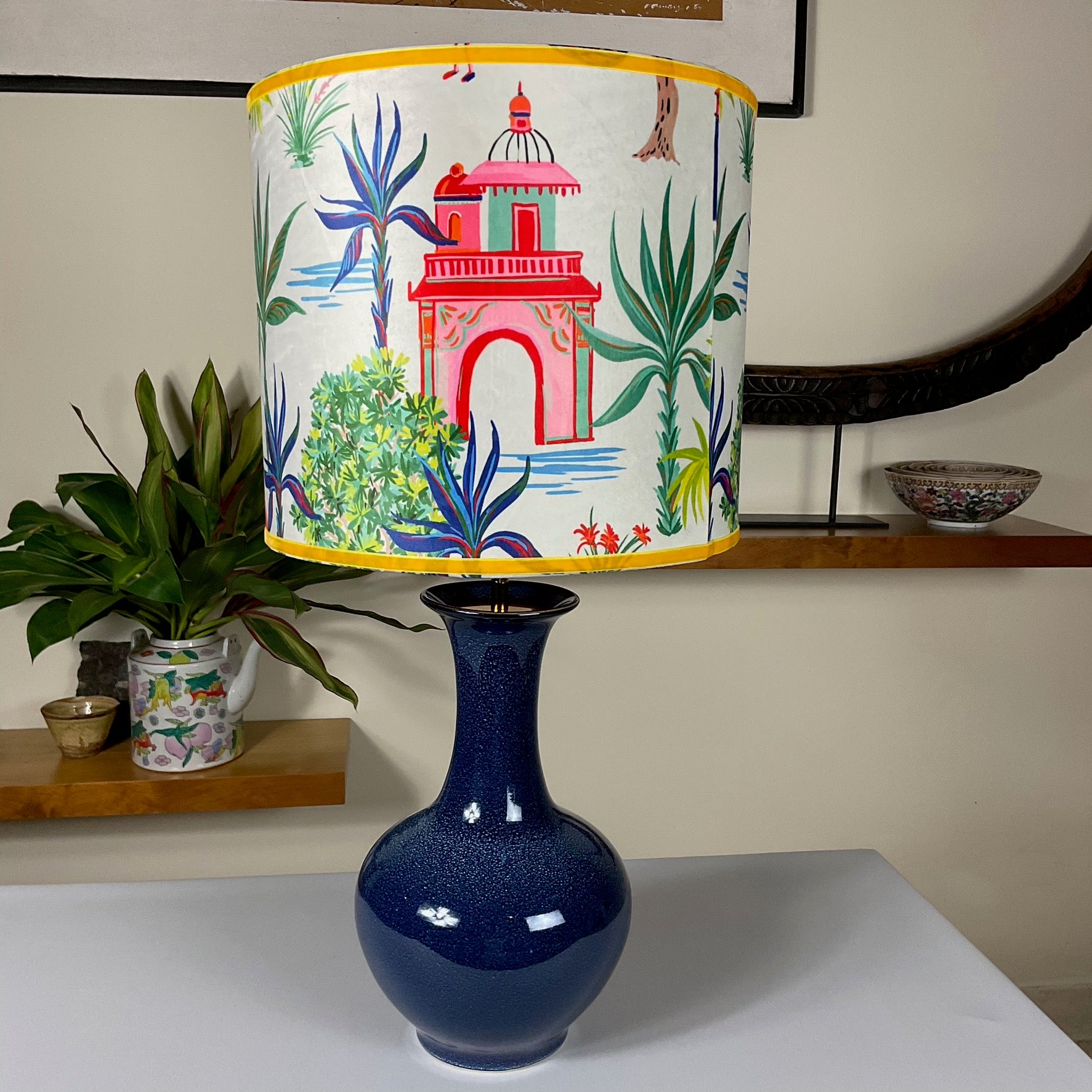 Red pagoda pattern lampshade blue ceramic lamp