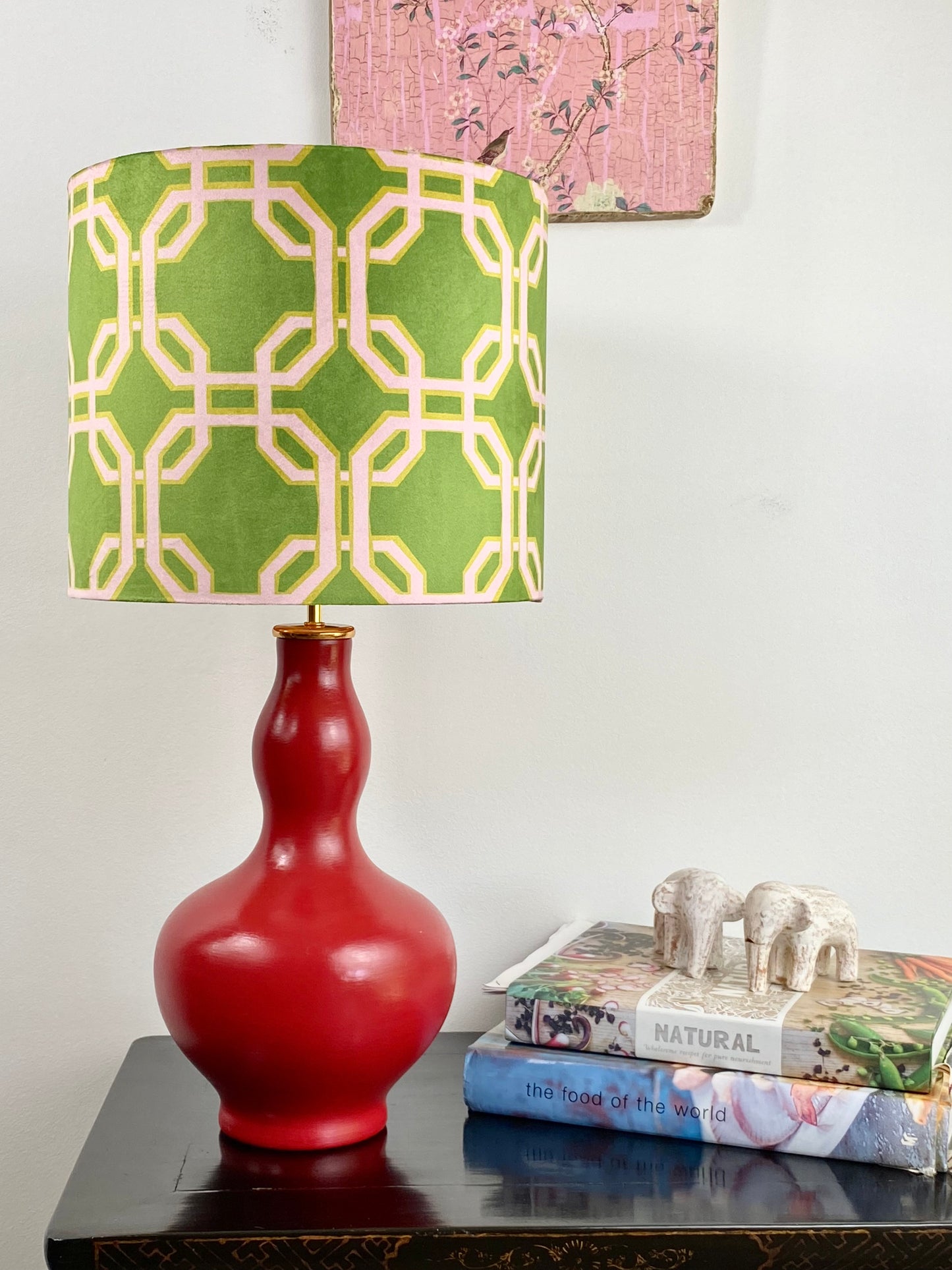 Trellis lampshade red table lamp